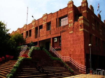 Hundreds of students broke into my home, confined my wife: JNU vice-chancellor | जेएनयूत विद्यार्थ्यांचा गोंधळ, पत्नीला घरात कैद केल्याचा कुलगुरूंचा आरोप 