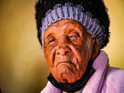 128-year-old Johanna's grandmother passed away, her story | १२८ वर्षांच्या जोहाना आजी गेल्या, त्यांची गोष्ट!