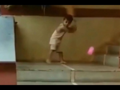 Young Boy's Superb Ball-striking Impresses Netizens; Gets Compared to Rishabh Pant | ज्युनियर रिषभ पंतची फटकेबाजी पाहिलीत का? नेटिझन्सनं केलाय कौतुकाचा वर्षाव