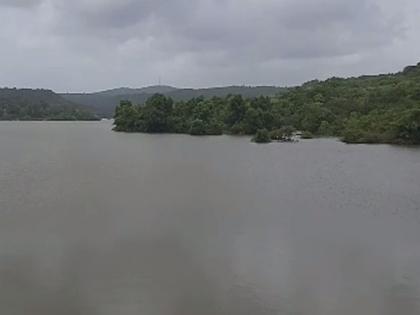 Sheel Dam, which supplies water to Ratnagiri, overflows due to heavy rains; Satisfaction among citizens | रत्नागिरीला पाणीपुरवठा करणारे शीळ धरण मुसळधार पावसाने ओवरफ्लो; नागरिकांमध्ये समाधान