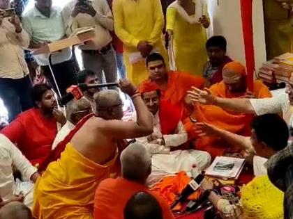 Dispute over Hanuman's birthplace 'grows more and more'! | हनुमानाच्या जन्मस्थळाचा वाद ‘वाढता वाढता वाढे’; किष्किंधा मुद्द्यावर गोविंदानंद आक्रमक