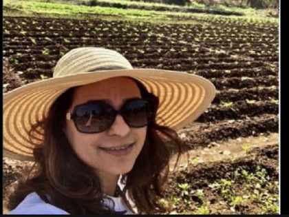 Juhi Chawla shares her interest in organic farming | Juhi Chawla Birthday Special : अभिनयासोबतच शेती करण्यात रमते जुही चावलाचे मन