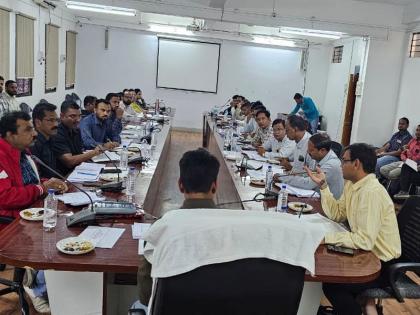 Instructions to complete tasks prior to code of conduct; Vashim Zilla Parishad Construction Department review meeting | आचारसंहितेपुर्वी कामे पूर्ण करण्याचे निर्देश; जिल्हा परिषदेच्या बांधकाम विभागाची आढावा सभा 