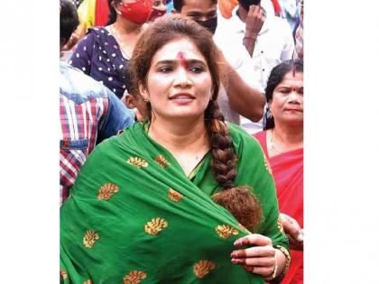 ncp leader jwala dhote controversial statement on prostitution amid prostitute agitation in nagpur | बलात्कार करायचा असेल तर वारांगणांवर करा, सुसंस्कृत घरातील महिलांवर नको; राष्ट्रवादीच्या महिला नेत्याचं वक्तव्य