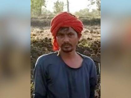 A 28-year-old youth hanged himself from a tree in the farm | २८ वर्षीय युवकाने शेतातील झाडाला घेतला गळफास; आत्महत्येचे कारण अस्पष्ट