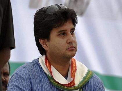 Congress leader Jyotiraditya Scindia tenders resignation to Congress President Sonia Gandhi vrd | ज्योतिरादित्य शिंदे यांचा काँग्रेस पक्षाचा राजीनामा, राजकीय वर्तुळात खळबळ