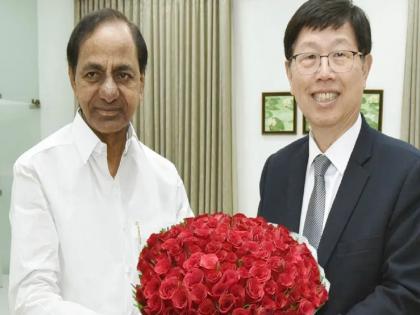 telangana cm k chandrasekhar rao meets fox conn young liu chairman, young liu deal signed | फॉक्स कॉनसोबत तेलंगणा सरकारचा ऐतिहासिक करार, एक लाख लोकांना मिळणार नोकऱ्या