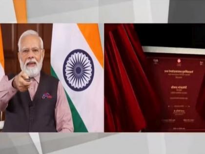 PM Narendra Modi today launched the Amrit Bharat Station scheme through a video conference. | विरोधकांचा प्रत्येक चांगल्या कामाला विरोध; PM मोदींचा निशाणा, ५०८ स्थानकांची केली पायाभरणी