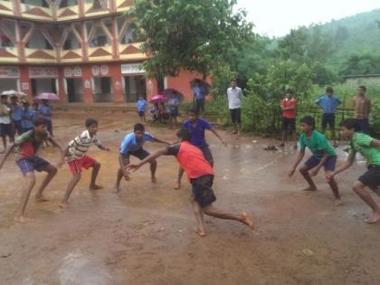 Organizing Kabaddi at Kajalamba | काजळांबा येथे कबड्डी सामन्याचे आयोजन