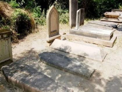 CoronaVirus less space left in mumbra graveyard due to corona patients death | CoronaVirus News: कबरस्तान ‘लॉकडाऊन’ होण्याची भीती; मृतांची संख्या वाढली