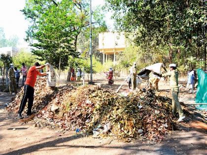 Nasik's cleanliness slipped down, pride seems proud? | नाशिकची स्वच्छतेत क्रमवारी घसरली,  खंत वाटते की अभिमान?