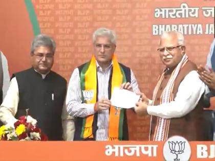 Former Delhi Minister and AAP leader Kailash Gahlot joins BJP, in the presence of Union Minister Manohar Lal Khattar and other BJP leaders, Delhi | कैलाश गेहलोत भाजपमध्ये सामील, दिल्ली निवडणुकीपूर्वी अरविंद केजरीवालांना मोठा झटका