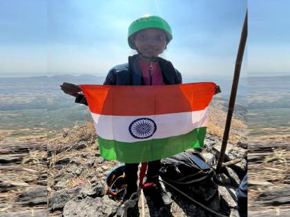 Kajal Kamble hoists the Tricolor on the tough Dangya Sulkya, Maharashtra first disabled woman | सांगलीच्या काजलने फडकावला कठीण 'डांग्या सुळक्या'वर तिरंगा, महाराष्ट्रातील पहिलीच दिव्यांग महिला