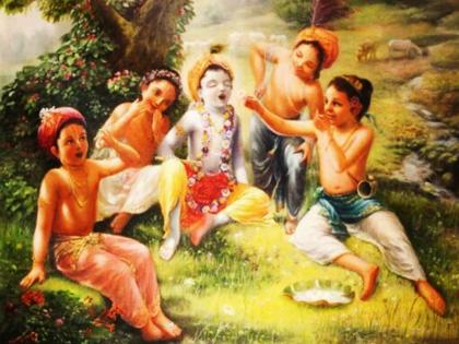 Janmashtami 2021: Why not wash your hands after eating Gopalkala Prasad? The occasion behind this first! | Janmashtami 2021 : गोपाळकाल्याचा प्रसाद खाऊन झाल्यावर हात का धुवू नयेत? या प्रथेमागची कथा!