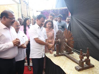 inauguration of khadi festival 2 at borivali | बोरिवली येथे खादी महोत्सव - 2 चे उद्घाटन