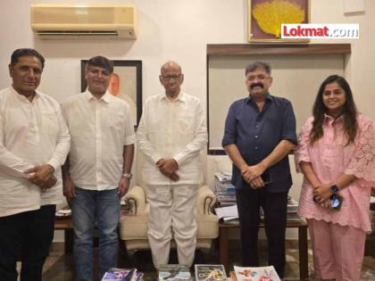 Former MLAs Pappu Kalani, Omi Kalani, Pancham Kalani met Sharad Pawar | कलानी हाती घेणार तुतारी! माजी आमदार पप्पू कलानी, ओमी कलानी शरद पवारांच्या भेटीला