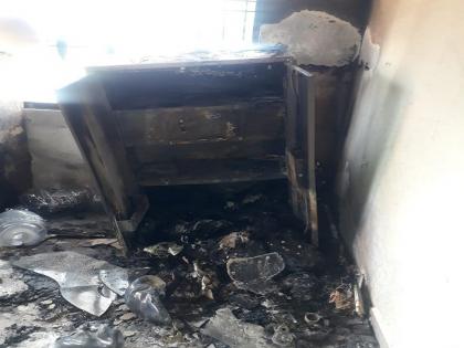 Gram Panchayat office burnt in the village of Dabholkar murder case's accused Sharad Kalaskar | दाभोळकर हत्याकांडातील संशयित शरद कळसकरच्या गावातील ग्रामपंचायत कार्यालय जळून खाक