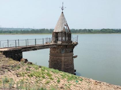 Kalamba Lake in Kolhapur under pollution; Sewage, chemically contaminated water in ponds | कोल्हापुरातील कळंबा तलाव प्रदूषणाच्या विळख्यात; सांडपाणी, मैलामिश्रित रसायनयुक्त पाणी तलावात