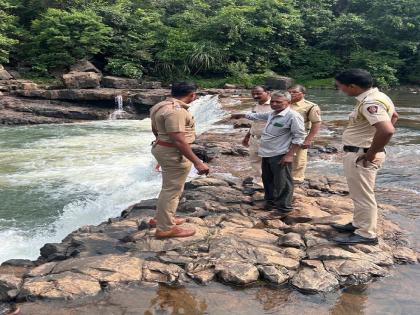 Ichalkaranji youth slips while taking a selfie, The incident took place near Kalammavadi Dam kolhapur | Kolhapur: सेल्फी काढताना पाय घसरून इचलकरंजीचा तरुण गेला वाहून, काळम्मावाडी धरणाजवळ घडली घटना