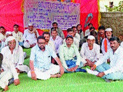 Adivasi agitation fasting for the revolt | आवर्तनासाठी आदिवासींचे आमरण उपोषण