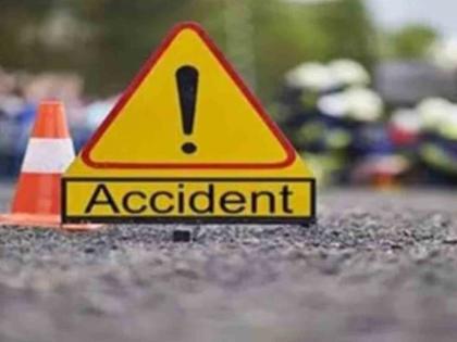 Death of three in Titwala carrying palanquin to Shirdi Vehicle collision; The deceased included two cousins | शिर्डीला पालखी नेणाऱ्या टिटवाळ्यातील तिघांचा मृत्यू; वाहनाची धडक; मृतांत दाेन चुलत भावांचा समावेश