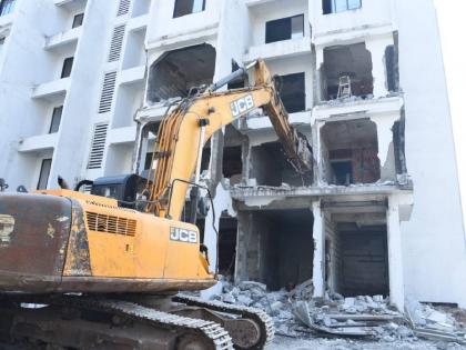 No police presence to demolish illegal constructions; | बेकायदा बांधकामे तोडण्यासाठी पोलिस बंदोबस्त मिळत नाही; मग २६ कोटी रुपयांचा खर्च कसा काय झाला ?