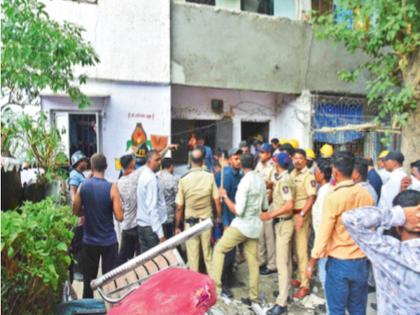 Accident while building repair work was underway; Kalyan-Dombivli Municipality does not have information about structural audit | इमारत दुरुस्तीचे काम सुरू असतानाच दुर्घटना; स्ट्रक्चरल ऑडिटची माहिती कल्याण-डोंबिवली पालिकेकडे नाही Accident while building repair work was underway; Kalyan-Dombivli Municipality does not have information about structural audit | इमारत दुरुस्तीचे काम सुरू असतानाच दुर्घटना; स्ट्रक्चरल ऑडिटची माहिती कल्याण-डोंबिवली पालिकेकडे नाही