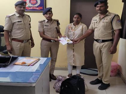 jewelery bag lost at kalyan railway station the police made a discovery in just half an hour | कल्याण रेल्वे स्थानकात हरवलेली दागिन्यांची बॅग; अवघ्या अर्ध्यातासात पोलिसांनी लावला शोध