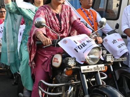 KDMC grand bike rally for voter awareness | मतदान जनजागृतीसाठी केडीएमसीची भव्य बाईक रॅली