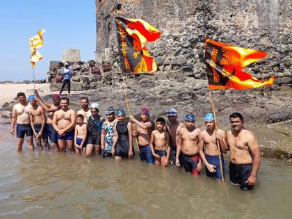 Kalyan: Swimmers from Kalyan complete their campaign, Murud-Janjira to Padmadurg | Kalyan: कल्याणच्या जलतरण खेळाडूंची मोहीम फत्ते, मुरुड-जंजिरा ते पद्मदुर्ग हे अंतर केले पार 