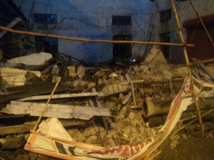 Godown wall collapses, 4 others seriously injured; Due to heavy rains, wall collapsed due to heavy rains | गोडाऊनची भिंत कोसळून 4 जण गंभीर जखमी; जोरदार पावसामुळे भिंत खचून अपघात झाल्याची शक्यता