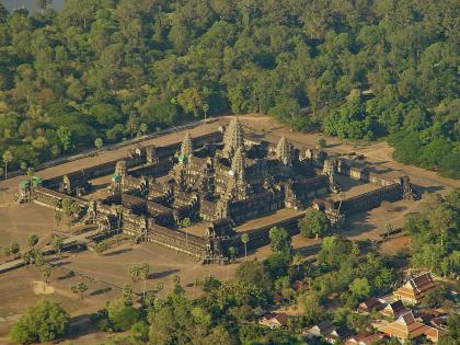 शेकडो वर्षे जुने जगातील सर्वात मोठे हिंदू मंदिर; जाणून घ्या इतिहास आणि मनोरंजक तथ्ये...