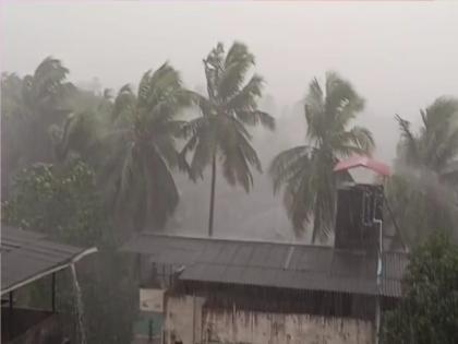 Heavy presence of unseasonal rains in Kankavali | कणकवलीत अवकाळी पावसाची जोरदार हजेरी