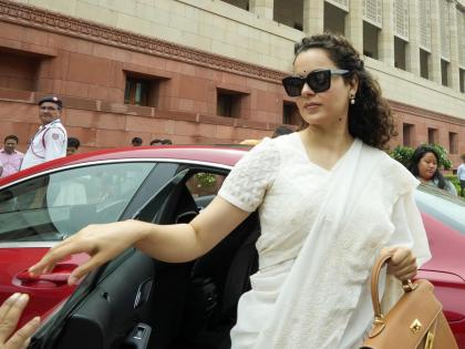 Filmi Queen's luxury hobby mp kangana ranaut buys luxury suv range rover autobiography lwb worth rs3 crore know about features | फिल्मी क्वीनचा लक्झरी 'अंदाज'...! कंगना रणौतनं बंगला विकून काय केलं खरेदी? मोजले तब्बल 3 कोटी