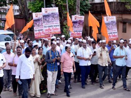 What happened to the Warkars is outrageous, Shiv Sena Thackeray group protest in Kankavli | वारकऱ्यांसोबत घडलेला प्रकार संतापजनक, कणकवलीत शिवसेनेचे आंदोलन; सरकारचा केला निषेध