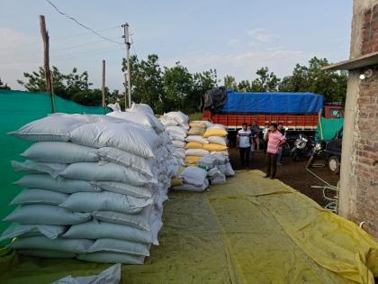 Police busted sale of fake cotton seeds in vardha | वर्ध्यात कपाशीच्या बनावटी बियाणे विक्रीचा पोलिसांनी केला पर्दाफाश