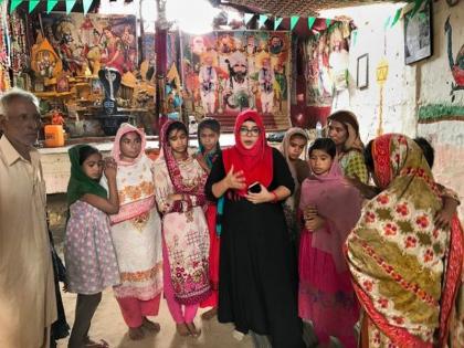 School of Hindu children filling in temple in Karachi; Only 80 families live in the neighborhood | कराचीच्या मंदिरात भरते हिंदू मुलांची शाळा; वस्तीत राहतात केवळ ८० कुटुंबे