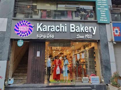 Protests against Hyderabad's famous Karachi Bakery, tricolor flag put up on all shops | Karachi Bakery: हैदराबादच्या प्रसिद्ध कराची बेकरीविरुद्ध निदर्शने, सर्व दुकानांवर लावला तिरंगा झेंडा... Protests against Hyderabad's famous Karachi Bakery, tricolor flag put up on all shops | Karachi Bakery: हैदराबादच्या प्रसिद्ध कराची बेकरीविरुद्ध निदर्शने, सर्व दुकानांवर लावला तिरंगा झेंडा...
