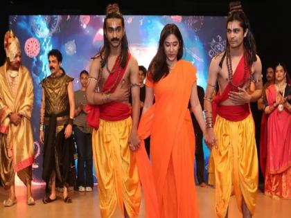 Pakistan rocked by chants of Jai Shri Ram; Muslim artists perform Ramlila in Karachi | पाकिस्तान जय श्रीरामच्या घोषणेने दुमदुमले; कराचीत मुस्लिम कलाकारांकडून रामलीलेचे सादरीकरण Pakistan rocked by chants of Jai Shri Ram; Muslim artists perform Ramlila in Karachi | पाकिस्तान जय श्रीरामच्या घोषणेने दुमदुमले; कराचीत मुस्लिम कलाकारांकडून रामलीलेचे सादरीकरण