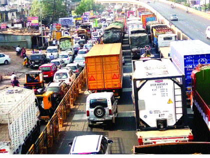 Highway 'highway' at Kolhapur nakal | कोल्हापूर नाक्यावर महामार्ग ‘हायजॅक’