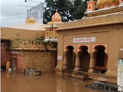Satara Flood: Water in Krishnabai Temple in Karadla; 21 families evacuated! | Satara Flood: कराडला कृष्णाबाई मंदिरात पाणी; २१ कुटुंबांचे स्थलांतर!