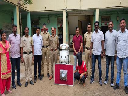 The accused on record was selling ganja on a two wheeler, Karad city police took him into custody | Satara: दुचाकीवरून विकत होता गांजा, कऱ्हाड शहर पोलिसांनी रेकॉर्डवरील आरोपीस घेतले ताब्यात