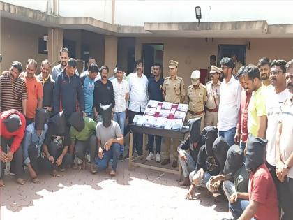 Fourteen pistols seized from gang of robbers, ten arrested; Big action in the karad Satara | Satara Crime: दरोडेखोरांच्या टोळीकडून चौदा पिस्तुल हस्तगत, दहाजण ताब्यात; कऱ्हाडात मोठी कारवाई 