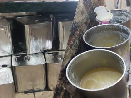 A major action by the administration in the wake of Rakshabandhan 150 liters of adulterated ghee seized | रक्षाबंधनाच्या पार्श्वभूमीवर प्रशासनाची मोठी कारवाई; पुण्यात १५० लिटर भेसळयुक्त तुप जप्त