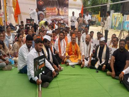 Chhatrapati Sambhajinagar: Maratha Mavla organization's 'Bomba Maro' movement for farmers' loan waiver | शेतकऱ्यांच्या कर्जमाफीसाठी मराठा मावळा संघटनेचे 'बोंबा मारो' आंदोलन Chhatrapati Sambhajinagar: Maratha Mavla organization's 'Bomba Maro' movement for farmers' loan waiver | शेतकऱ्यांच्या कर्जमाफीसाठी मराठा मावळा संघटनेचे 'बोंबा मारो' आंदोलन