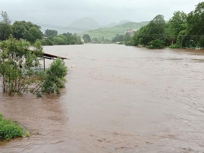 Floods of Ulhas, Chilhar and Poshir rivers in Karjat taluka | कर्जत तालुक्यातील उल्हास, चिल्हार, पोशीर नद्यांना पूर