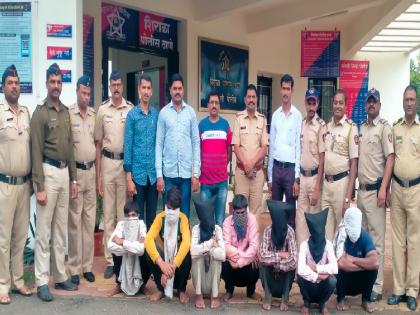 Inter state gang in Karmale theft case arrested, goods worth fifty-nine lakhs seized | करमाळे चोरीप्रकरणातील आंतरराज्य टोळी जेरबंद, पावणेनऊ लाखांचा मुद्देमाल जप्त