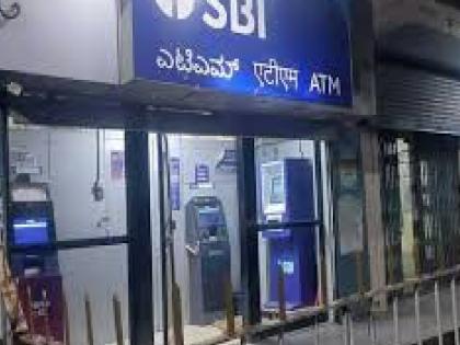 चडचण येथे बँकेवर दरोडा; लष्करी गणवेशात आलेल्या सशस्त्र दरोडेखोरांनी २१ कोटींचा ऐवज लुटला, महाराष्ट्राच्या दिशेने पलायन