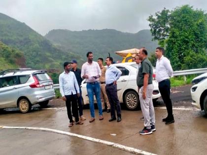 Sindhudurg District Collector inspects Karul, Bhuibavda Ghat routes | करूळ, भुईबावडा घाटमार्गांची सिंधुदुर्गच्या जिल्हाधिकाऱ्यांकडून पाहणी Sindhudurg District Collector inspects Karul, Bhuibavda Ghat routes | करूळ, भुईबावडा घाटमार्गांची सिंधुदुर्गच्या जिल्हाधिकाऱ्यांकडून पाहणी