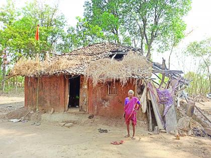 Anandachi Gudi erected by Vajyanti Mirashi from Casarde | कासार्डेतील वैजयंती मिराशी यांनी उभारली आनंदाची गुढी